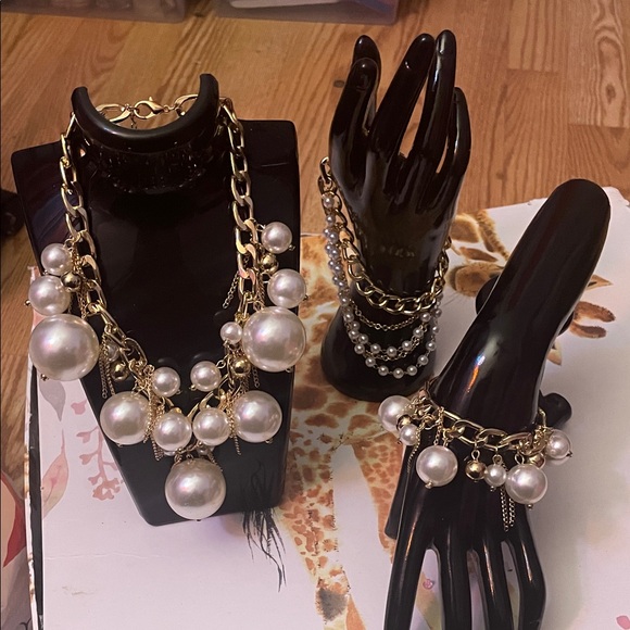 Three pieces elegant Akoya pearl choker necklace set including ankle bracelet - Picture 3 of 13